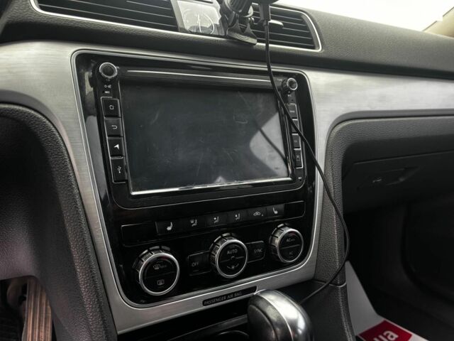 Черный Фольксваген Пассат Б7, объемом двигателя 2.5 л и пробегом 246 тыс. км за 9690 $, фото 20 на Automoto.ua