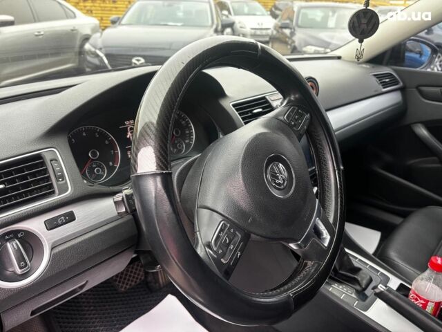 Черный Фольксваген Пассат Б7, объемом двигателя 2.5 л и пробегом 246 тыс. км за 9690 $, фото 24 на Automoto.ua