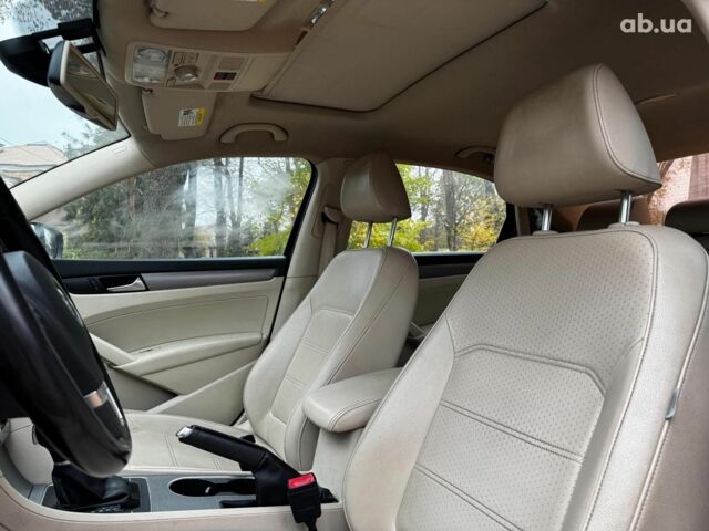 Черный Фольксваген Пассат Б7, объемом двигателя 1.8 л и пробегом 140 тыс. км за 10990 $, фото 18 на Automoto.ua