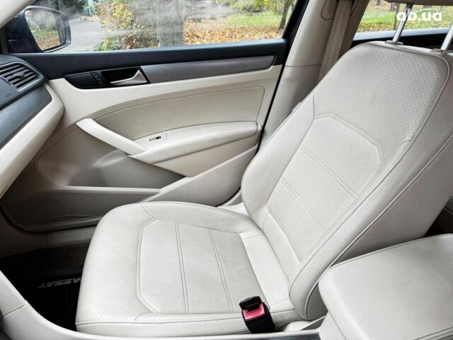 Черный Фольксваген Пассат Б7, объемом двигателя 1.8 л и пробегом 140 тыс. км за 10990 $, фото 20 на Automoto.ua