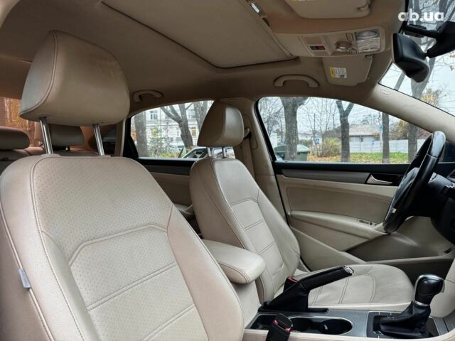 Черный Фольксваген Пассат Б7, объемом двигателя 1.8 л и пробегом 140 тыс. км за 10990 $, фото 28 на Automoto.ua