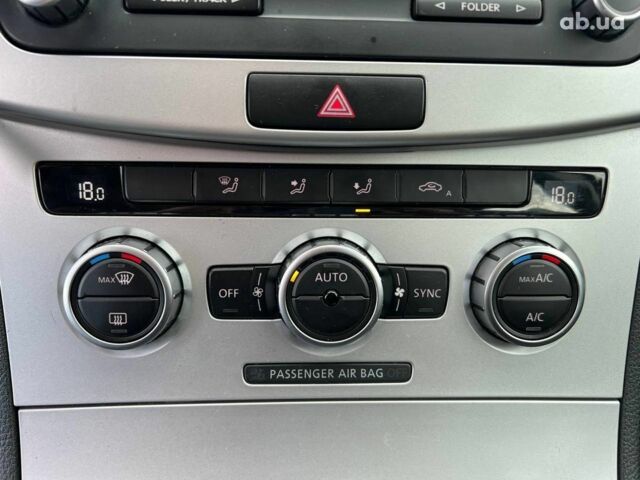 Серый Фольксваген Пассат Б7, объемом двигателя 1.6 л и пробегом 287 тыс. км за 8990 $, фото 30 на Automoto.ua