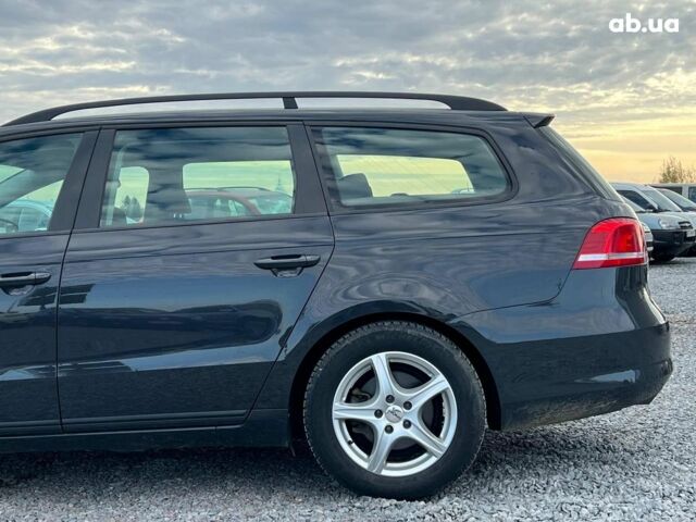 Серый Фольксваген Пассат Б7, объемом двигателя 1.6 л и пробегом 287 тыс. км за 8990 $, фото 3 на Automoto.ua