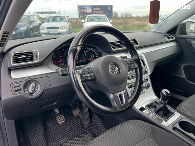 Серый Фольксваген Пассат Б7, объемом двигателя 1.6 л и пробегом 287 тыс. км за 8990 $, фото 16 на Automoto.ua