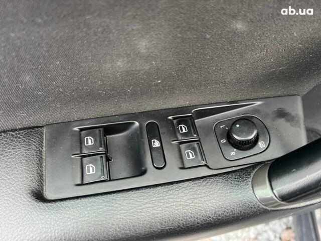 Серый Фольксваген Пассат Б7, объемом двигателя 1.6 л и пробегом 287 тыс. км за 8990 $, фото 15 на Automoto.ua