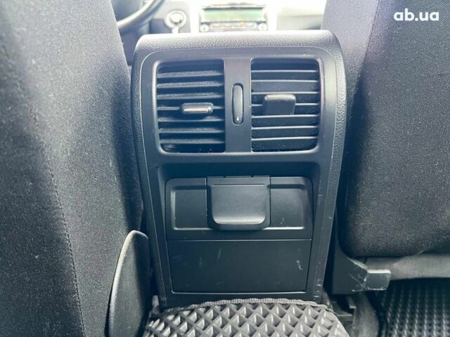 Серый Фольксваген Пассат Б7, объемом двигателя 1.6 л и пробегом 287 тыс. км за 8990 $, фото 36 на Automoto.ua