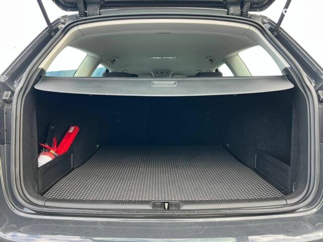 Серый Фольксваген Пассат Б7, объемом двигателя 1.6 л и пробегом 287 тыс. км за 8990 $, фото 38 на Automoto.ua