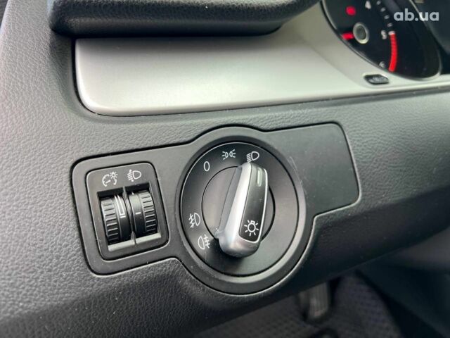 Серый Фольксваген Пассат Б7, объемом двигателя 1.6 л и пробегом 287 тыс. км за 8990 $, фото 20 на Automoto.ua