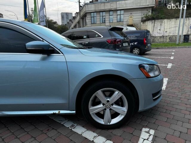 Синий Фольксваген Пассат Б7, объемом двигателя 2.5 л и пробегом 330 тыс. км за 7490 $, фото 4 на Automoto.ua