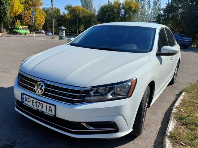 Белый Фольксваген Пассат Б8, объемом двигателя 1.8 л и пробегом 50 тыс. км за 13500 $, фото 1 на Automoto.ua