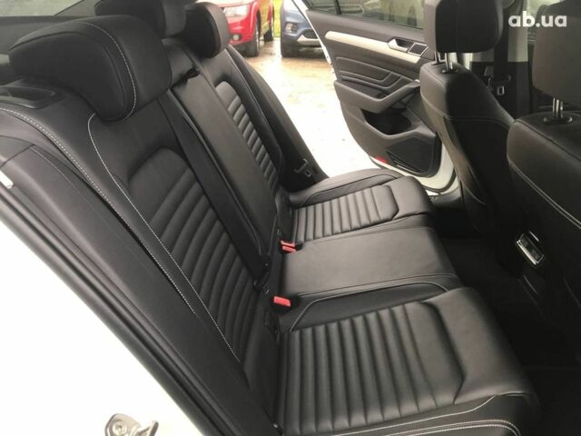 Белый Фольксваген Пассат Б8, объемом двигателя 2 л и пробегом 55 тыс. км за 30990 $, фото 11 на Automoto.ua