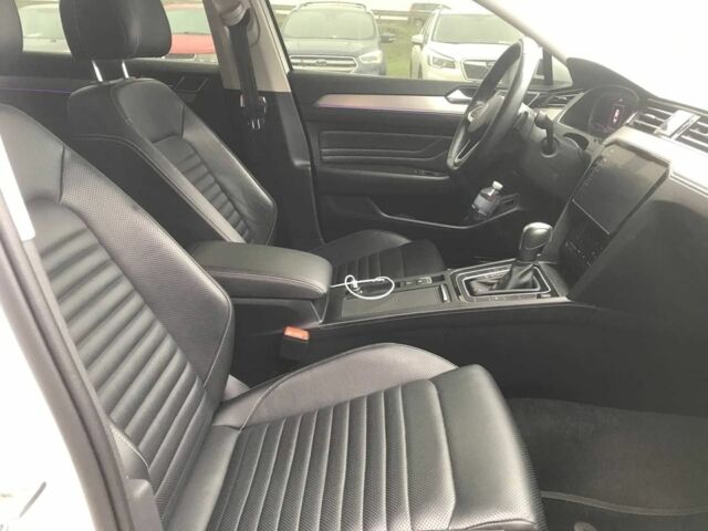 Белый Фольксваген Пассат Б8, объемом двигателя 2 л и пробегом 55 тыс. км за 30990 $, фото 12 на Automoto.ua