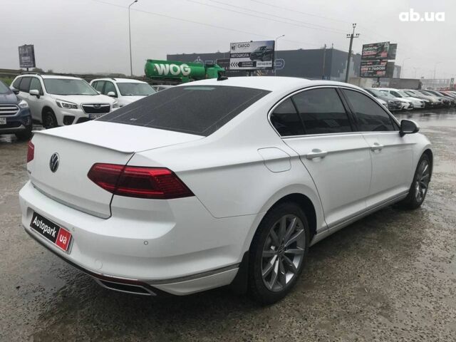 Белый Фольксваген Пассат Б8, объемом двигателя 2 л и пробегом 55 тыс. км за 30990 $, фото 19 на Automoto.ua