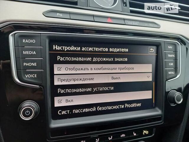 Чорний Фольксваген Пассат Б8, об'ємом двигуна 2 л та пробігом 272 тис. км за 22200 $, фото 50 на Automoto.ua