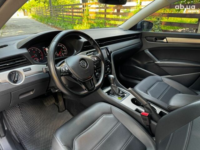 Серый Фольксваген Пассат Б8, объемом двигателя 2 л и пробегом 152 тыс. км за 16480 $, фото 16 на Automoto.ua