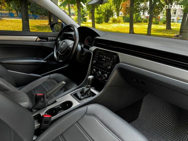 Серый Фольксваген Пассат Б8, объемом двигателя 2 л и пробегом 152 тыс. км за 16480 $, фото 35 на Automoto.ua