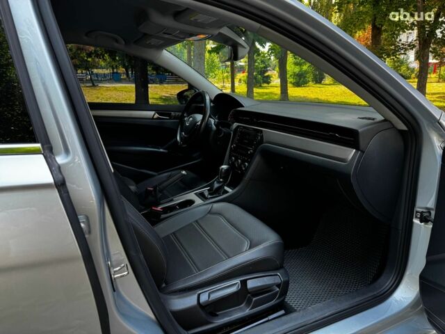 Серый Фольксваген Пассат Б8, объемом двигателя 2 л и пробегом 152 тыс. км за 16480 $, фото 36 на Automoto.ua