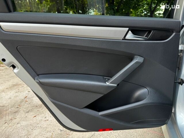 Серый Фольксваген Пассат Б8, объемом двигателя 2 л и пробегом 152 тыс. км за 16480 $, фото 27 на Automoto.ua