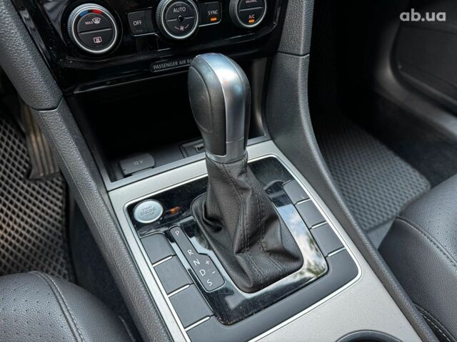 Серый Фольксваген Пассат Б8, объемом двигателя 2 л и пробегом 152 тыс. км за 16480 $, фото 24 на Automoto.ua