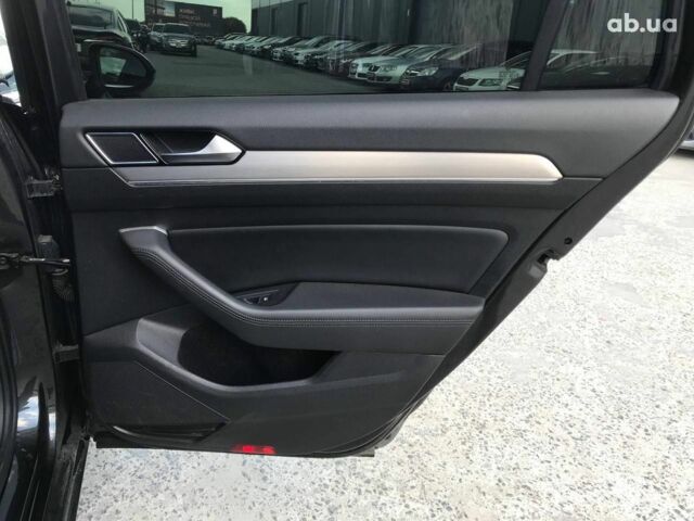 Сірий Фольксваген Пассат Б8, об'ємом двигуна 2 л та пробігом 223 тис. км за 20490 $, фото 15 на Automoto.ua