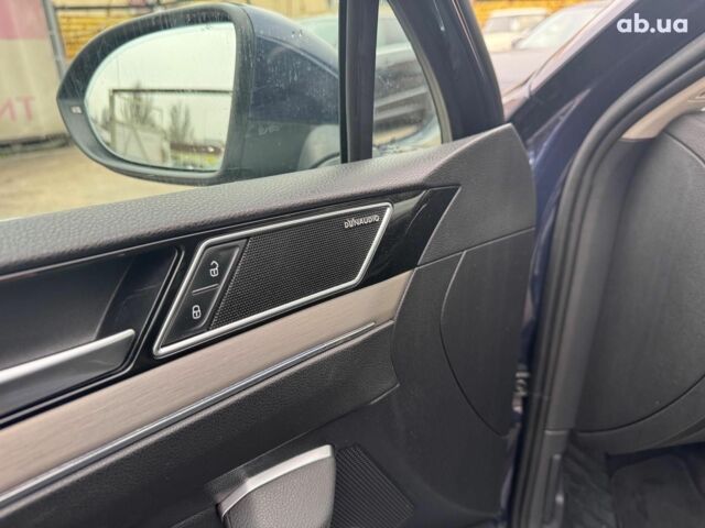 Синій Фольксваген Пассат Б8, об'ємом двигуна 2 л та пробігом 332 тис. км за 15990 $, фото 19 на Automoto.ua