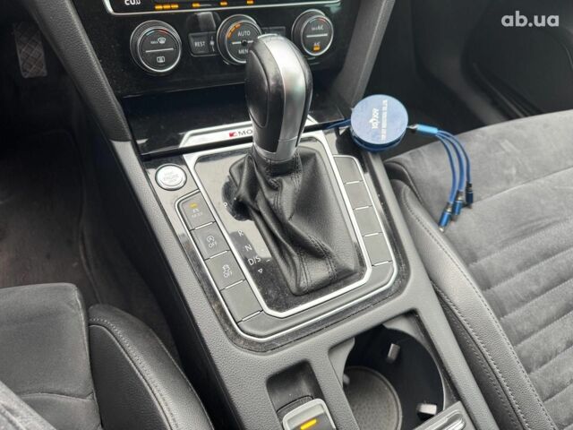 Синій Фольксваген Пассат Б8, об'ємом двигуна 2 л та пробігом 332 тис. км за 15990 $, фото 25 на Automoto.ua