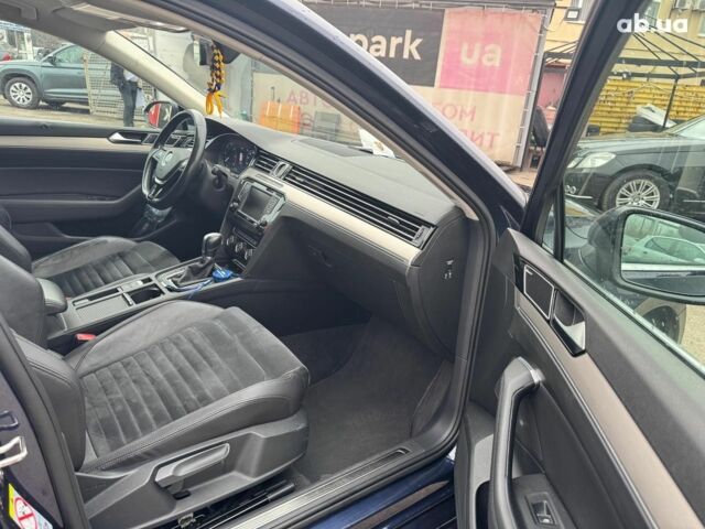 Синій Фольксваген Пассат Б8, об'ємом двигуна 2 л та пробігом 332 тис. км за 15990 $, фото 11 на Automoto.ua