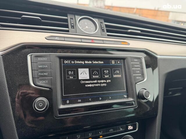 Синій Фольксваген Пассат Б8, об'ємом двигуна 2 л та пробігом 332 тис. км за 15990 $, фото 26 на Automoto.ua