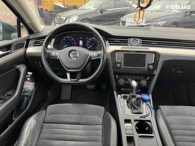 Синій Фольксваген Пассат Б8, об'ємом двигуна 2 л та пробігом 332 тис. км за 15990 $, фото 13 на Automoto.ua