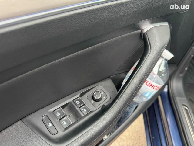 Синій Фольксваген Пассат Б8, об'ємом двигуна 2 л та пробігом 332 тис. км за 15990 $, фото 16 на Automoto.ua