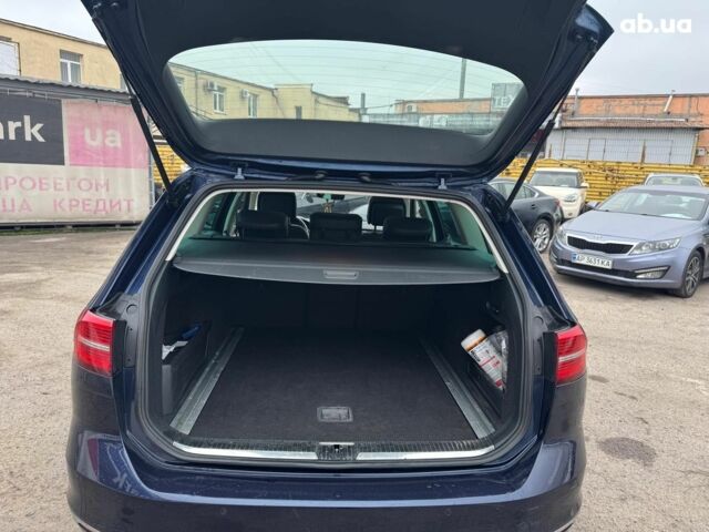 Синій Фольксваген Пассат Б8, об'ємом двигуна 2 л та пробігом 332 тис. км за 15990 $, фото 12 на Automoto.ua