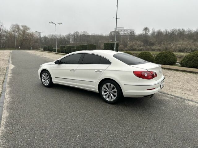 Белый Фольксваген Пассат СС, объемом двигателя 2 л и пробегом 224 тыс. км за 7700 $, фото 5 на Automoto.ua