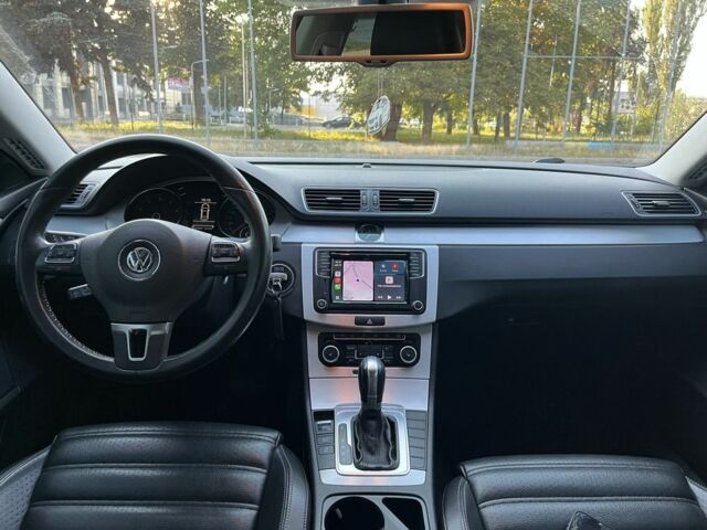 Белый Фольксваген Пассат СС, объемом двигателя 2 л и пробегом 215 тыс. км за 8400 $, фото 7 на Automoto.ua