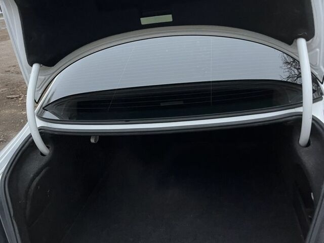 Белый Фольксваген Пассат СС, объемом двигателя 2 л и пробегом 247 тыс. км за 9200 $, фото 2 на Automoto.ua