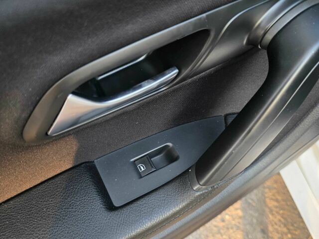 Белый Фольксваген Пассат СС, объемом двигателя 2 л и пробегом 230 тыс. км за 11800 $, фото 13 на Automoto.ua