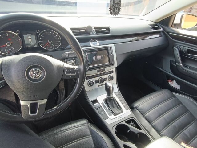 Белый Фольксваген Пассат СС, объемом двигателя 3.6 л и пробегом 257 тыс. км за 9500 $, фото 4 на Automoto.ua