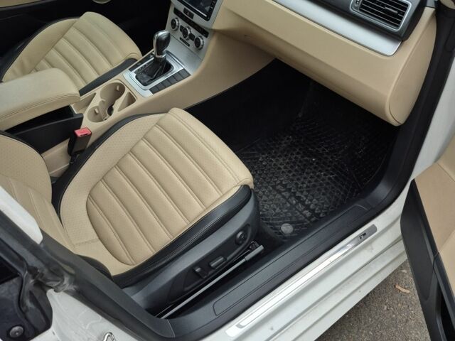 Белый Фольксваген Пассат СС, объемом двигателя 2 л и пробегом 220 тыс. км за 11200 $, фото 13 на Automoto.ua