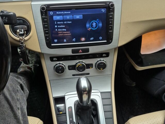 Белый Фольксваген Пассат СС, объемом двигателя 2 л и пробегом 220 тыс. км за 11200 $, фото 10 на Automoto.ua