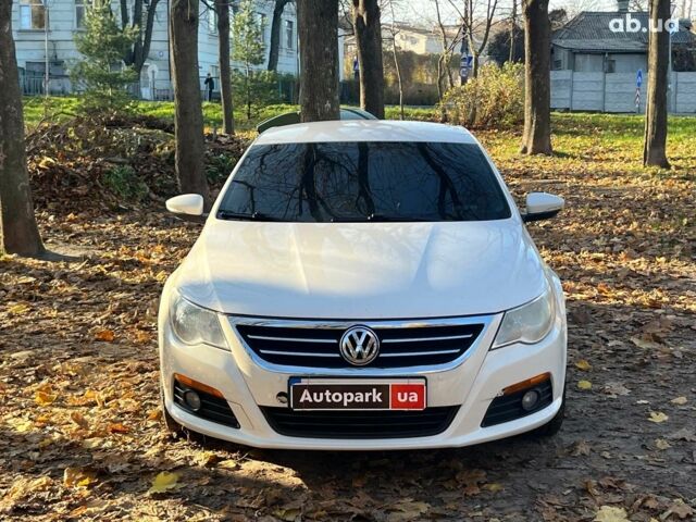 Белый Фольксваген Пассат СС, объемом двигателя 2 л и пробегом 244 тыс. км за 7440 $, фото 1 на Automoto.ua
