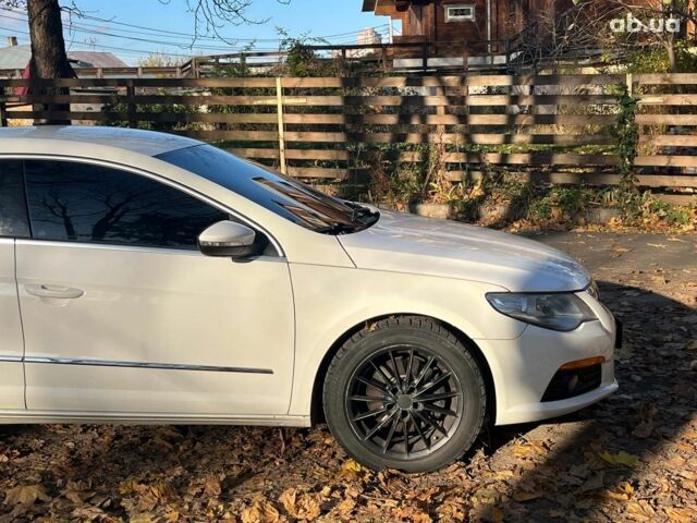 Белый Фольксваген Пассат СС, объемом двигателя 2 л и пробегом 244 тыс. км за 7440 $, фото 3 на Automoto.ua