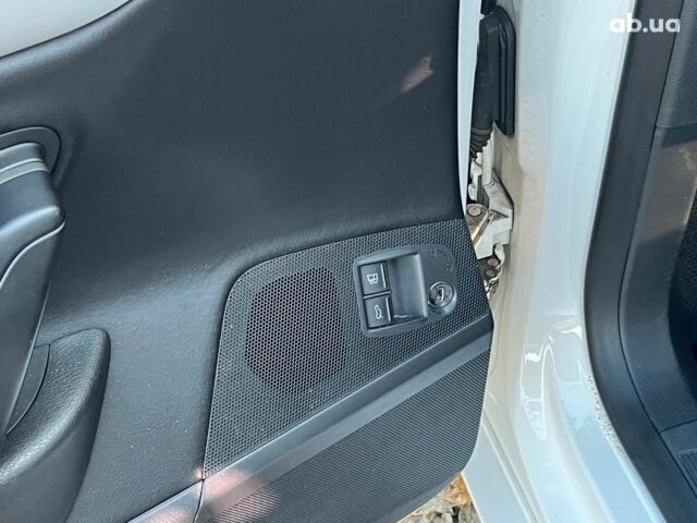 Белый Фольксваген Пассат СС, объемом двигателя 2 л и пробегом 244 тыс. км за 7440 $, фото 28 на Automoto.ua