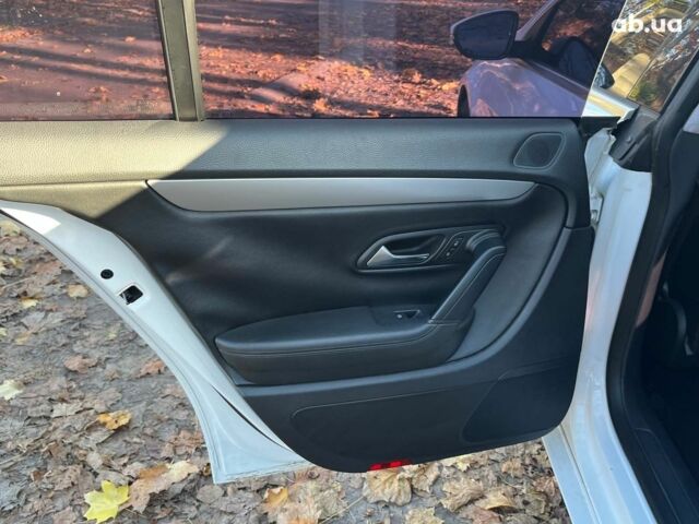 Белый Фольксваген Пассат СС, объемом двигателя 2 л и пробегом 244 тыс. км за 7440 $, фото 25 на Automoto.ua