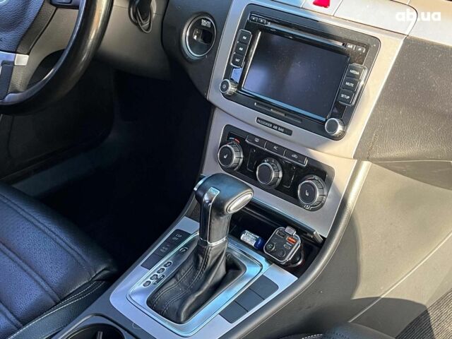 Белый Фольксваген Пассат СС, объемом двигателя 2 л и пробегом 244 тыс. км за 7440 $, фото 18 на Automoto.ua