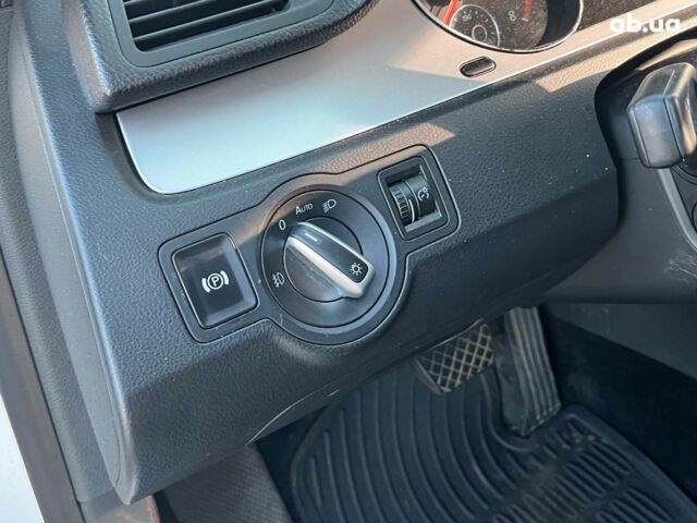 Белый Фольксваген Пассат СС, объемом двигателя 2 л и пробегом 244 тыс. км за 7440 $, фото 32 на Automoto.ua