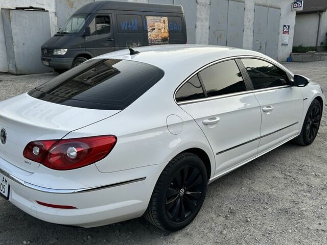 Білий Фольксваген Пассат СС, об'ємом двигуна 2 л та пробігом 80 тис. км за 10000 $, фото 7 на Automoto.ua