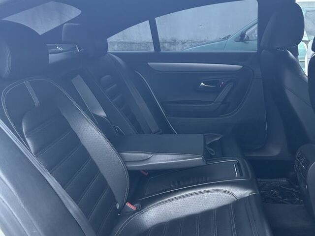 Білий Фольксваген Пассат СС, об'ємом двигуна 2 л та пробігом 80 тис. км за 10000 $, фото 3 на Automoto.ua