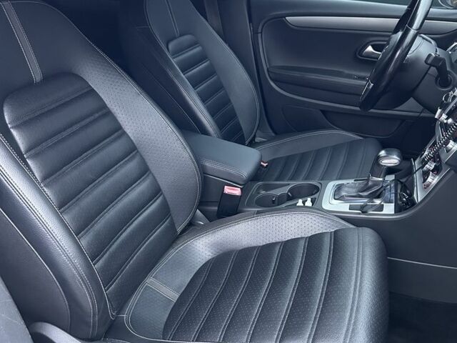 Білий Фольксваген Пассат СС, об'ємом двигуна 2 л та пробігом 80 тис. км за 10000 $, фото 4 на Automoto.ua