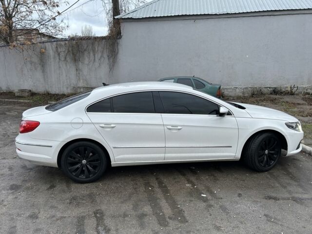 Білий Фольксваген Пассат СС, об'ємом двигуна 2 л та пробігом 80 тис. км за 10000 $, фото 1 на Automoto.ua