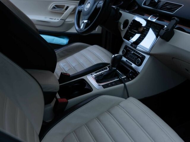 Белый Фольксваген Пассат СС, объемом двигателя 1.8 л и пробегом 280 тыс. км за 8500 $, фото 8 на Automoto.ua