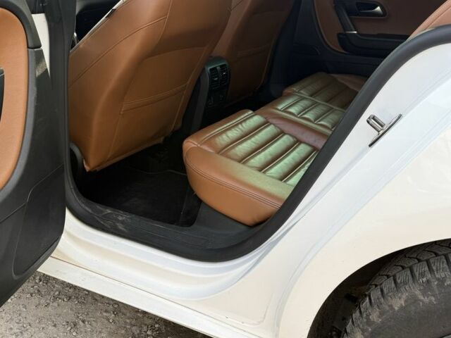 Белый Фольксваген Пассат СС, объемом двигателя 1.8 л и пробегом 200 тыс. км за 9000 $, фото 8 на Automoto.ua